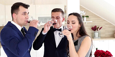 Glamkore - Lilu Moon gets a DP with her Husband & Friend