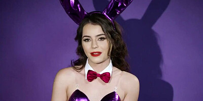 Classy brunette Kylie Quinn adores mixing up elegant cosplay and sex