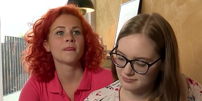 Ersties - Geiles Twisterspiel mit heißen Lesben