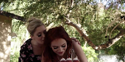 Blonde beauty cannot wait to fuck a sexy redhead outside
