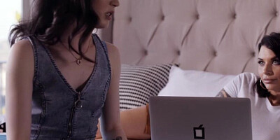 MILF is teaching teen girls about the pleasures of lesbian lovemaking