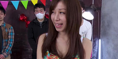 ASIAN JAPANESE PORN SEXY BABE RIDES ON A HUGE COCK ON THE