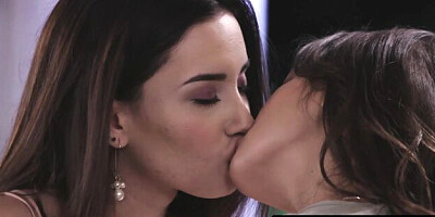 Nice-looking Alex De La Flor - shaking orgasm scene - Web Young