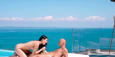 Leanne Lace blows her man and rides him on the sunny balcony