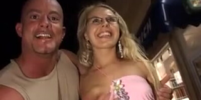 Amature Duo Having Hook-Up On The Street