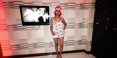 Watch provocative floozy's movie