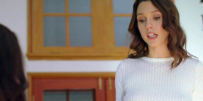 FFM scene with two remarkable brunettes and a lucky man