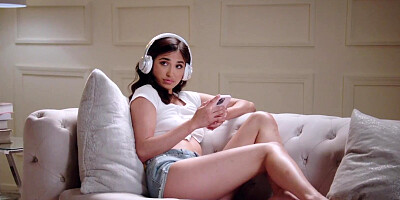 Skinny cupcake Reina Rae gets creampied by her sister's husband