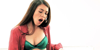 Watch this horny beauty fingerbang her pussy to a wild orgasm