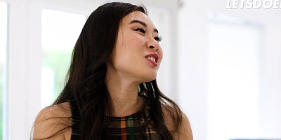 Kinky Lesbians Chloe Temple, Lulu Chu & Kimmy Kimm Love To Squirt A Lot - A GIRL KNOWS