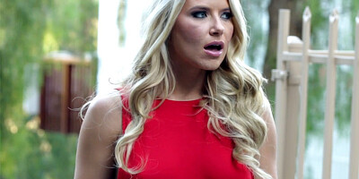 Aroused man called over his hot blonde MILF for passionate banging