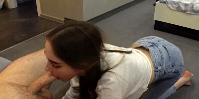 Beautiful Slim Girl and her Deep Throat