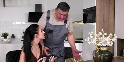 Skinny Moldovan teen Alyssa Bounty fucked the old plumbers experienced cock
