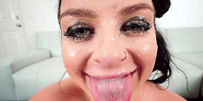 Cute buns babe sloppily sucking that colossal cock