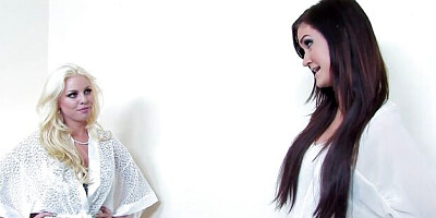 Britney and Kendall's ass trailer