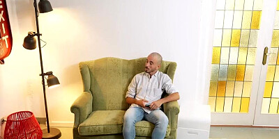 Sexy casting to squirt-loving babe: Introducing Amazing Valeria Fuentes!