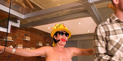 SHAME4K. Dude gets cock out of pants as a present for the mature brunette