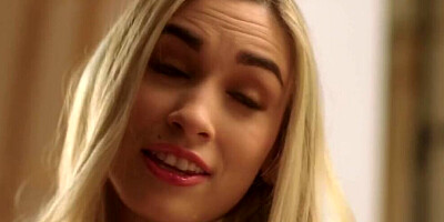 Gold-haired teen princess handles daddy's long dick with her pussy