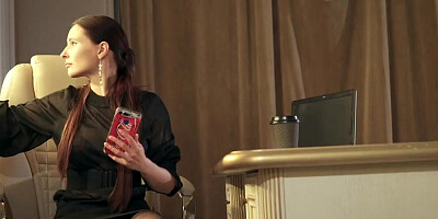 Jeny Smith is wrapped in a black outfit and does the role of a typical lady boss