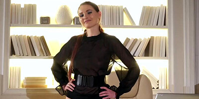 Jeny Smith is wrapped in a black outfit and does the role of a typical lady boss