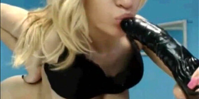 Blonde cam-girls playing with her pussy and huge dildo