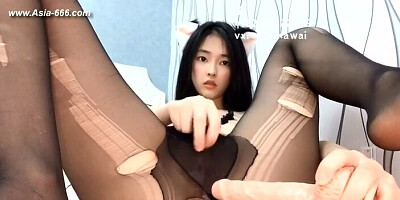 chinese model posing nude.***