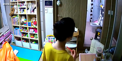 Hackers use the camera to remote monitoring of a lover's home life.545