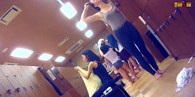 japanese public bathroom changeroom.82