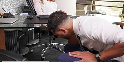 Alex Jones, Busty French And Cassie Del Isla - Girlboss Gives Her Employee A Labor Day Treat