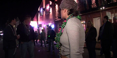 SpringBreakLife Video: Mardi Gras Street Flashers