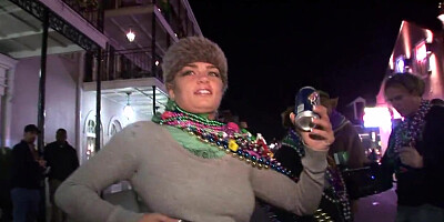 SpringBreakLife Video: Mardi Gras Street Flashers