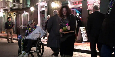 SpringBreakLife Video: Mardi Gras Street Flashers