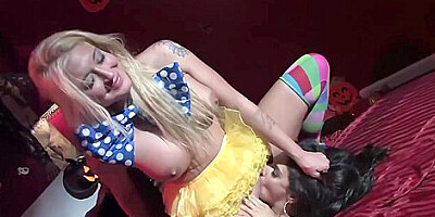 Leya Falcon And Sheena Ryder In Graceful Leya And Sheenas Action