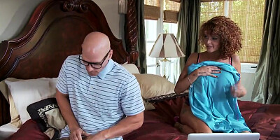 Sensual chick Joslyn James awards her neighbour for help