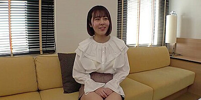 清楚な見た目でエッチに貪欲！敏感乳首のドエロ女子大生がねっとり濃厚騎乗位セックス