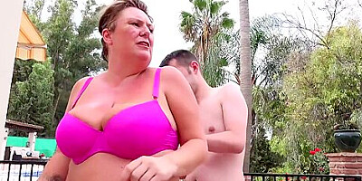 Jojo Seduces Her Personal Trainer