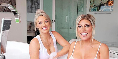 Blondies In The Bathtub