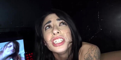 Alexa Aimes In Hot Tattooed Girl Does The Glory Hole