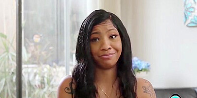 Ebony Singer Gets Contract On Producers Big White Cock With September Reign