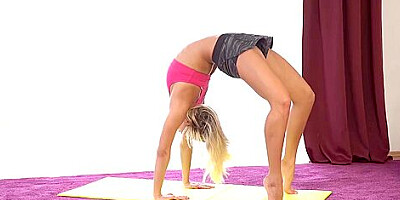 Christen Courtney In Sweet Brings The Sex In To The Yoga