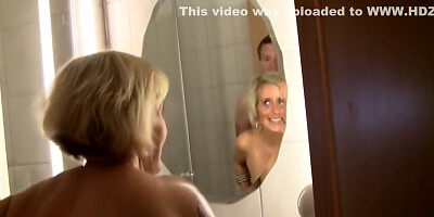 Im Bad Meinen Arsch Entfungfert