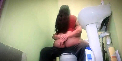 حويت سرباية ديال القهوة في طواليط بدات كتغوت حتى بداو كي دقو علينا