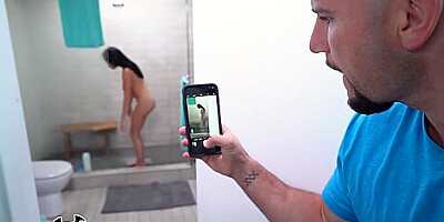 Jmac Spies On His Busty Stepmom Victoria June