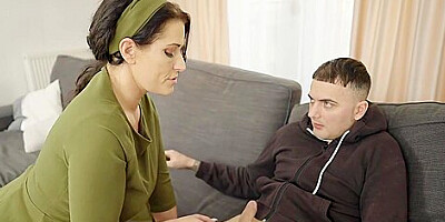 Step mom In Stockings Turned Out To Be The Most Talented And Hot Mistress