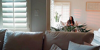 Penney Play In Mature Milf Texts The Paperboy To Come Over