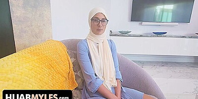 Muslim Step Mom Mandy Rhea Teaches Step Son How To Last Longer To Satisfy His Gf - Hijab Mylfs