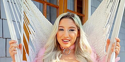 Abella Danger And Whitney Wright In Lesbians In Stockings Tribbing