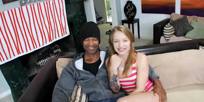 Petite Alyssa Branch prefers to work with black cocks