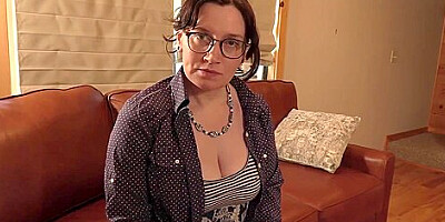 Bettie Bondage – Bully Gets Milf To Gag And Squirt