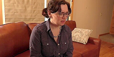 Bettie Bondage – Bully Gets Milf To Gag And Squirt